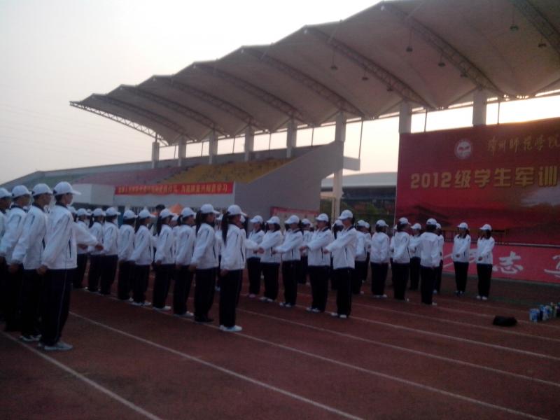 盈丰娱乐
2012级新生军训系列报道之齐步走4.jpg 盈丰娱乐
2012级新生军训系列报道之齐步走4.jpg